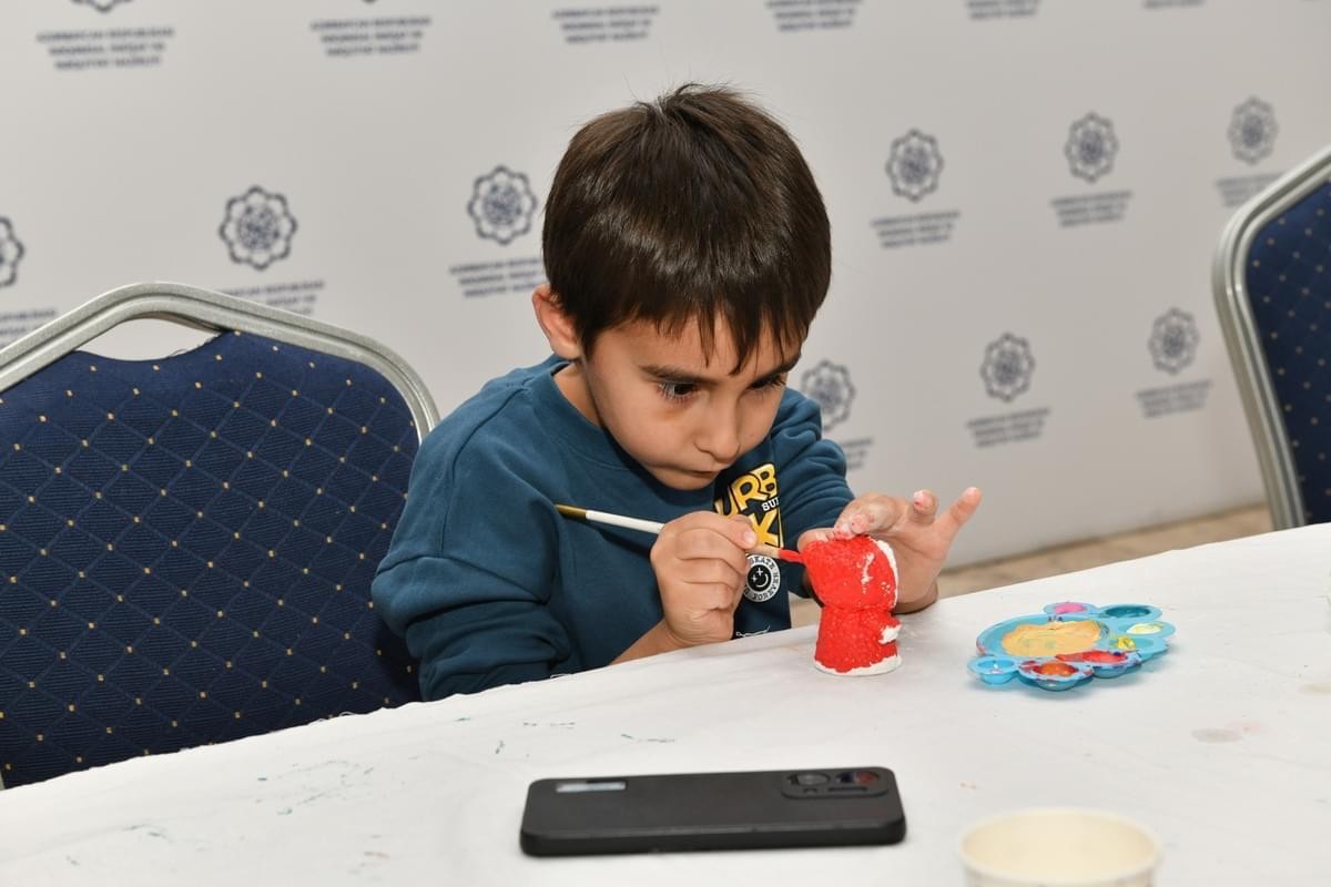 Nazirlikdə şəhid ailələrinin əl işlərindən ibarət sərgi-satış yarmarkası keçirilib - FOTOLAR